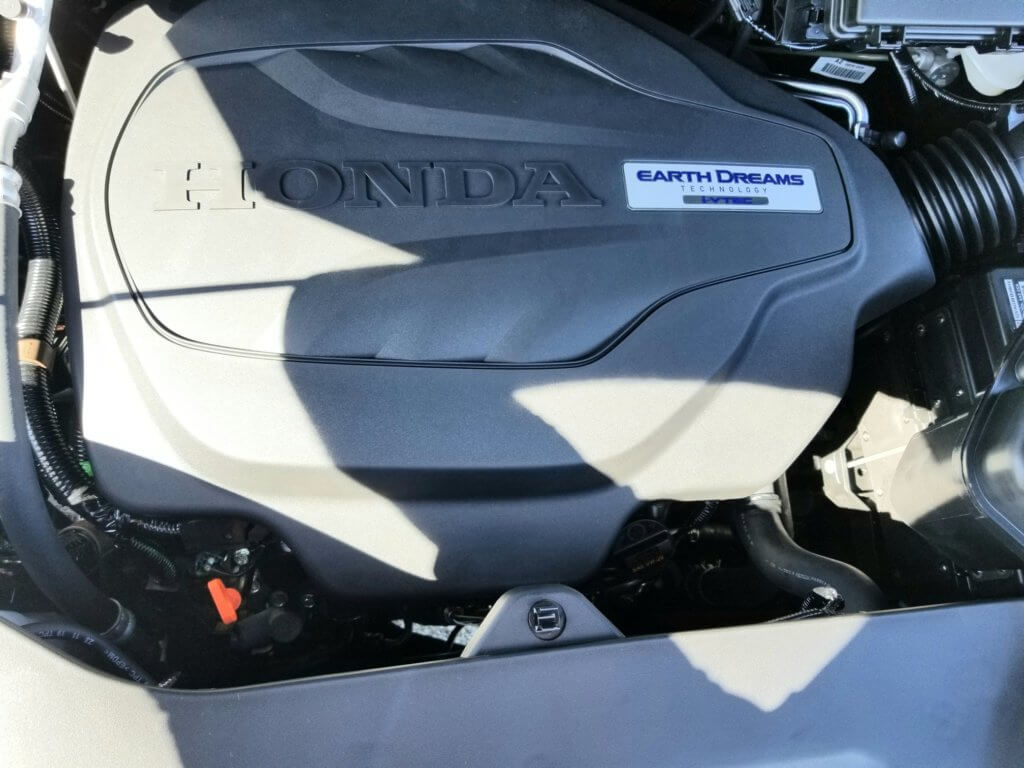 Honda Ridgeline engine oil fill cap and dip stick