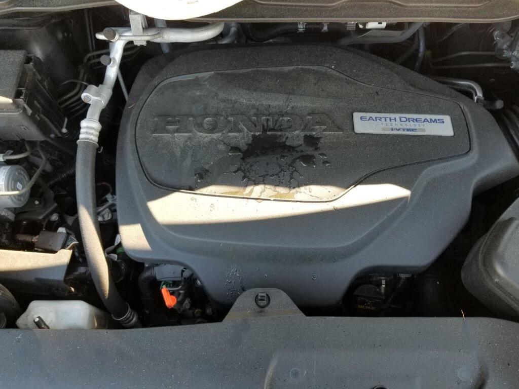 Honda Odyssey engine oil fill cap and dip stick