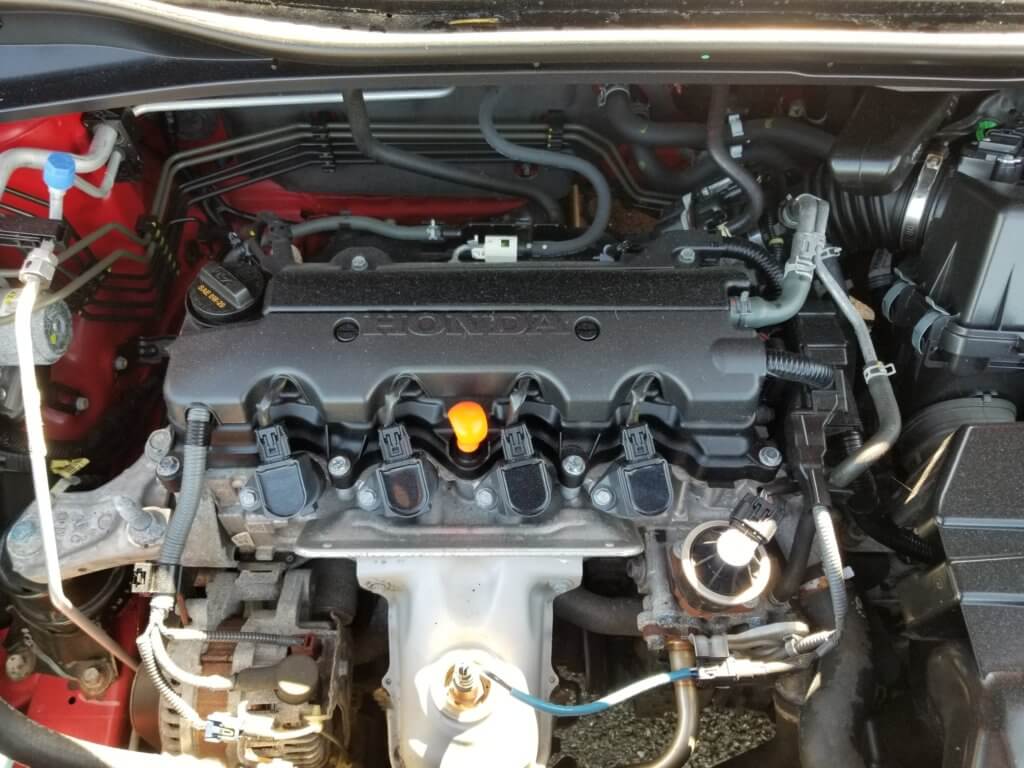 Honda HRV engine oil fill cap and dip stick