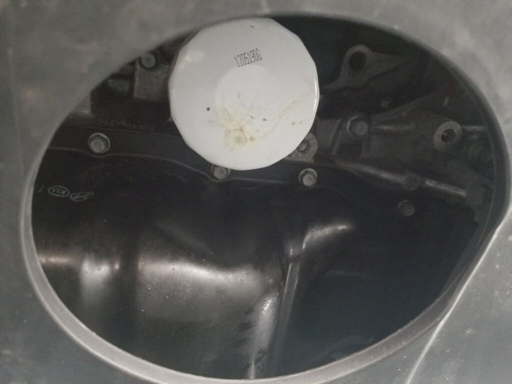 Hyundai Elantra engine oil filter and oil pan 