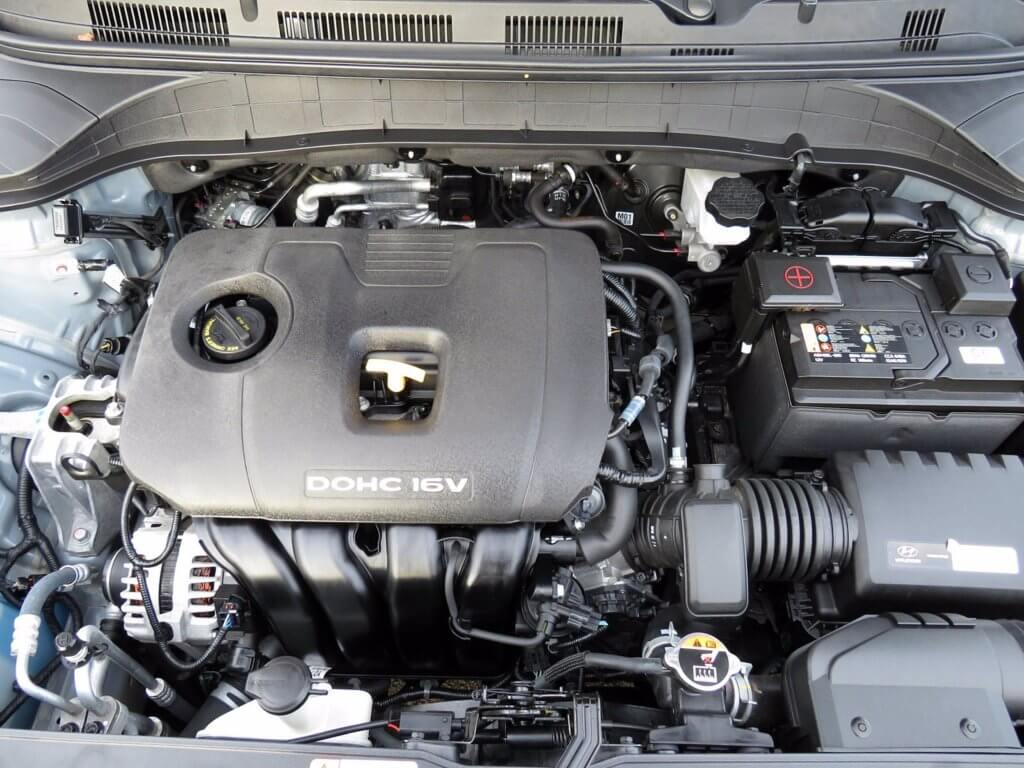 Hyundai Kona 2.0L Kona engine bay with engine oil fill cap and dip stick pictured